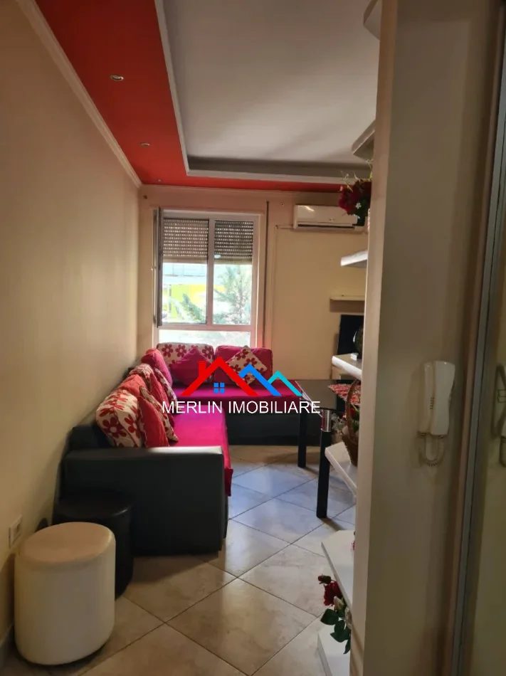Tirane, jepet me qera apartament 2+1+Ballkon Kati 2, 70 m² 600 € (RRUGA EDUART MANO,KOPSHTI ZOOLOGJIK)