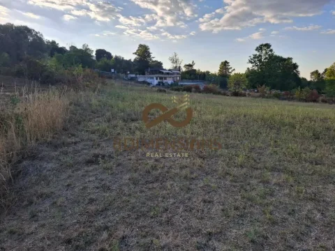 Tirane, shitet toke , 3.000 m² 224.000 € (Ibe)