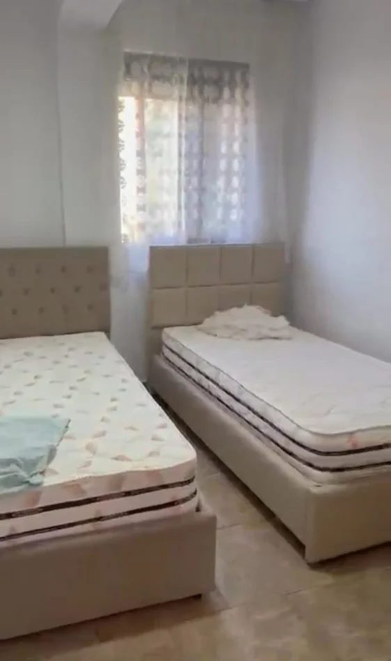 Tirane, jepet me qera apartament 2+1 Kati 2, 60 m² 350 € (Ali Demi)