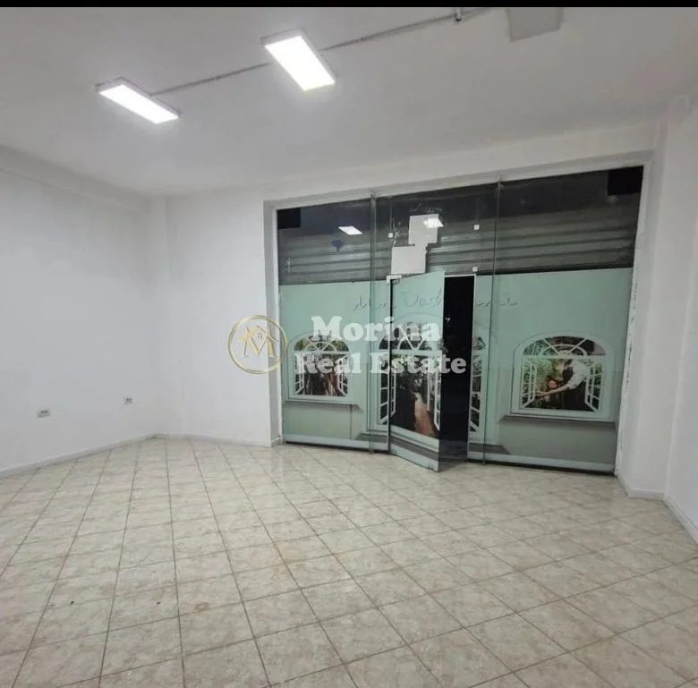 Tirane, jepet me qera ambjent biznesi Kati 1, 55 m² 320 € (Yzberisht)