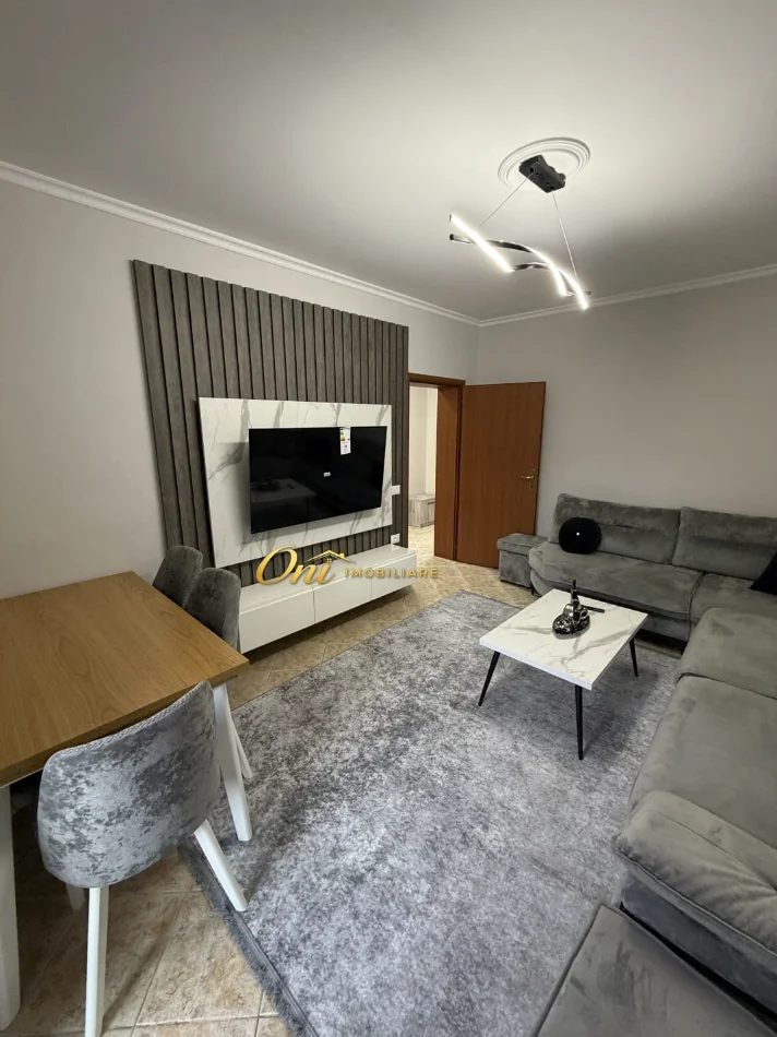 Tirane, jepet me qera apartament 2+1 Kati 4, 80 m² 700 € (RRUGA E DURRESIT)
