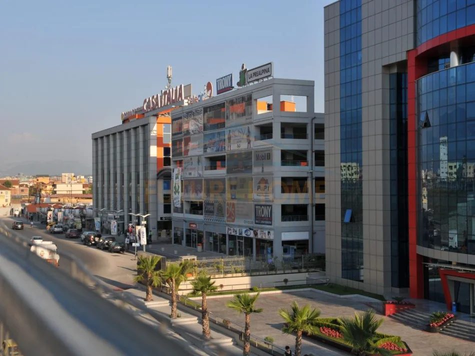 Tirane, shitet ambjent biznesi Kati 0, 194 m² 620.000 € (Casa Italia)