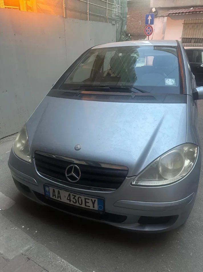 Shes Benz A class 180cdi Nafte, blu e hapur manuale Kondicioner 250.000 km 2.000 €