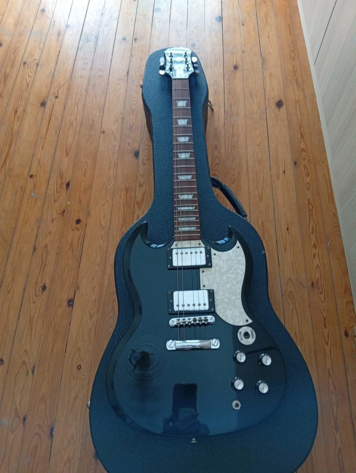 Epiphone SG