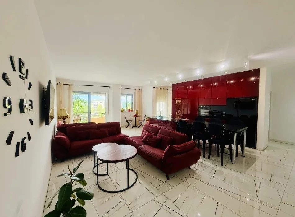 Tirane, jepet me qera apartament 2+1 Kati 4, 137 m² 1.200 € (Liqeni i Thatë)