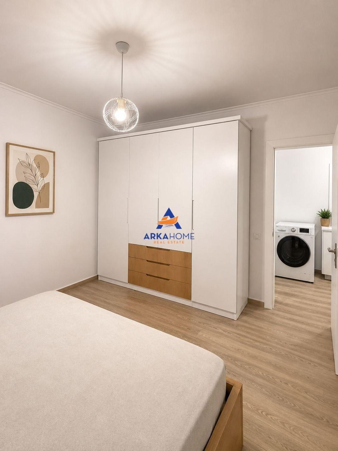 JEPET APARTAMENT ME QERA 1+1+BALLKON "ISH PARKU, PAS GLOBE"