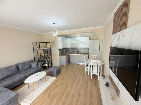 0967040868 Shitet, Apartament 1+1 Ish Rajoni , Durres