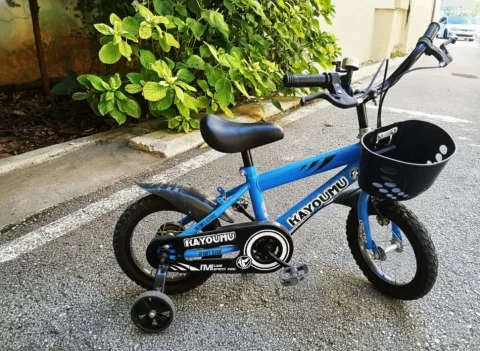 Tirane, shes biciklete per djem blu 60 €