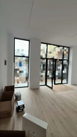 Tirane, jepet me qera dyqan , 55 m² (Rruga Haxhi Hysen Dalliu)