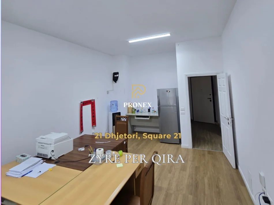 Tirane, jepet me qera zyre Kati 6, 76 m² 700 € (21 Dhjetori, Kompleksi Square 21)