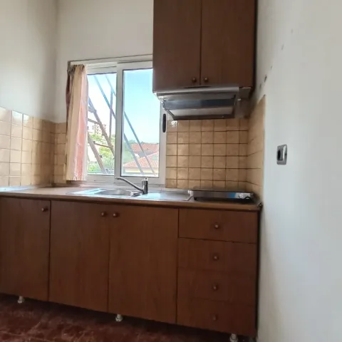 Vlore, jap me qera garsonier Kati 3, (Ervehe gorrishti)