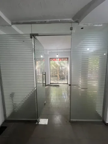Tirane, shitet ambjent biznesi Kati 2, 62 m² 145.000 € (Rruga Xhanfize Keko)