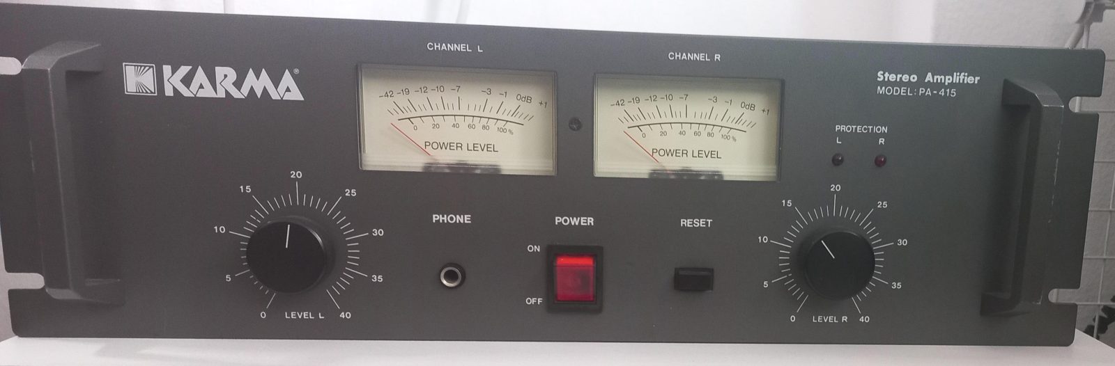 Amplifikator Stereo Karma PA-415 për Sisteme Zëri