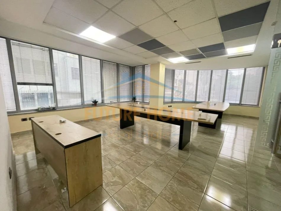 Tirane, shitet ambjent biznesi Kati 1, 342 m² 12.000.000 € (Bulevardi Zogu I Pare)