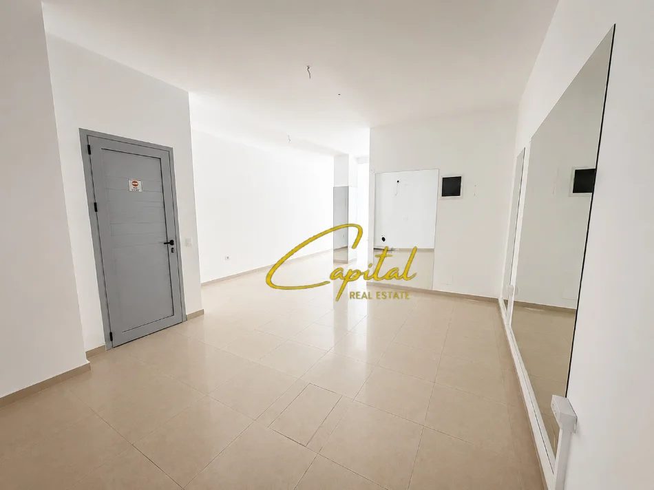 Tirane, shitet dyqan Kati 0, 51 m² (KOMUNA E PARISIT)