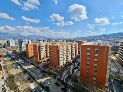 Tirane, shitet ambjent biznesi Kati 0, 222 m² 910.000 € (Rruga e Kavajes)