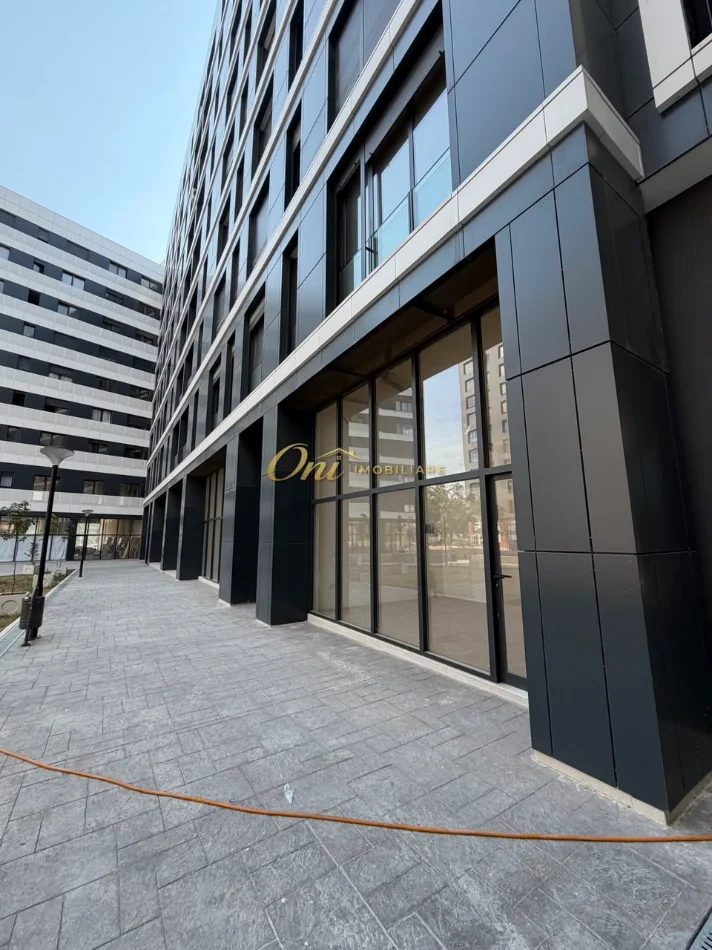 Tirane, jepet me qera dyqan Kati 0, 162 m² 3.850 € (DON BOSKO)