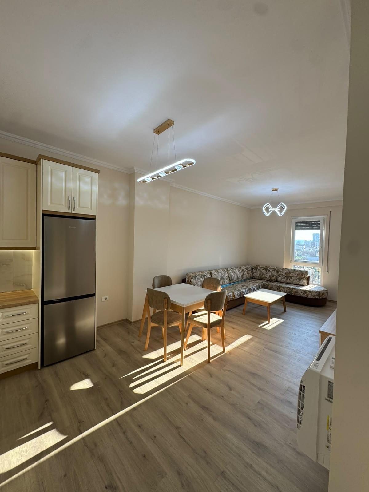 Apartament me qira 1+1 te Rruga 5 Maj