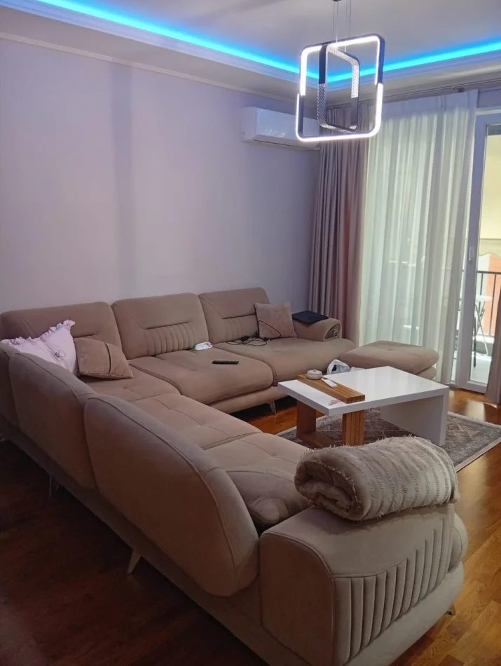 Tirane, shitet apartament 2+1 Kati 3, 190.000 € (Rruga Dervish Luzha)