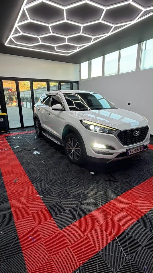Kavaje, shes makine Hyundai Nafte, e bardhë automatik Kondicioner 125.000 km 11.000 €