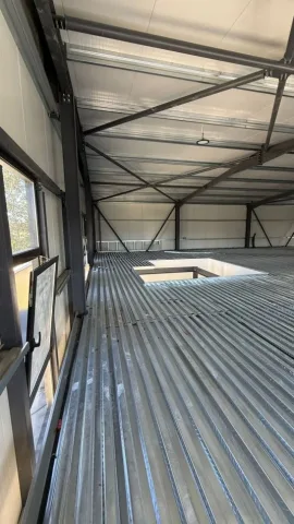 Tirane, jepet me qera zyre , 1.000 m² 2.500 € (LAKNAS)