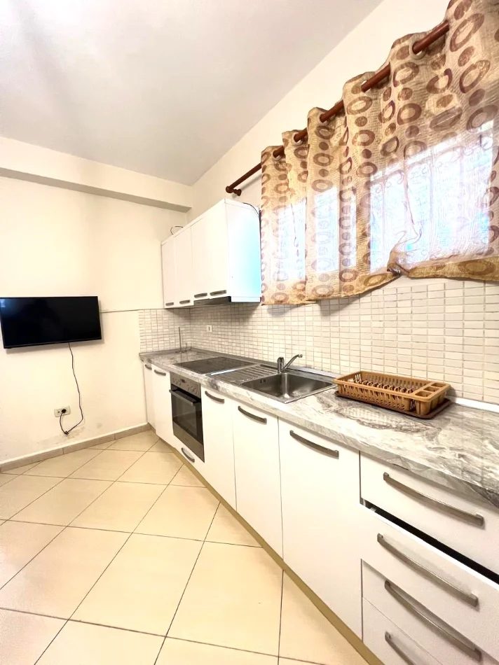 🏡 Jepet apartament me qera 2+1+Parkim – 500 euro I Fakultetit Ekonomik, Rruga e Elbasanit
