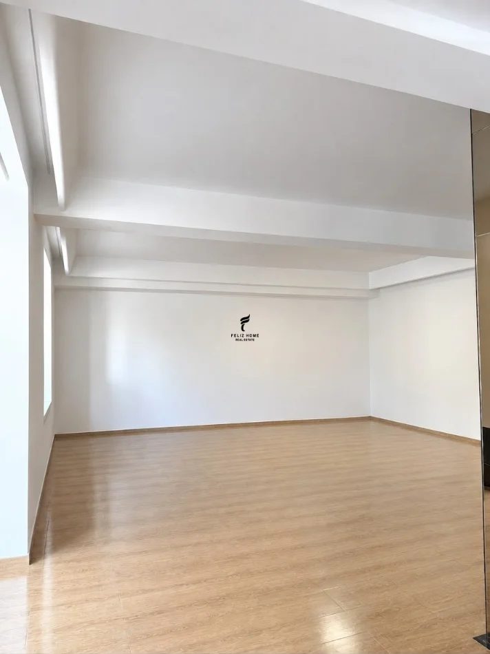 Tirane, jepet me qera dyqan Kati 0, 125 m² 6.000 € (BLLOKU)