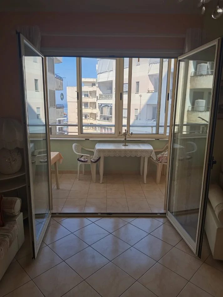 Shitet Apartament tek Vollga