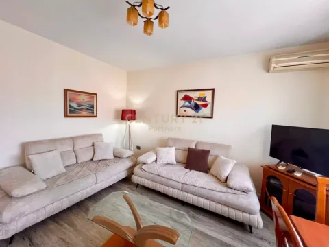 Tirane, shitet apartament 1+1 Kati 4, 57 m² 140.000 €