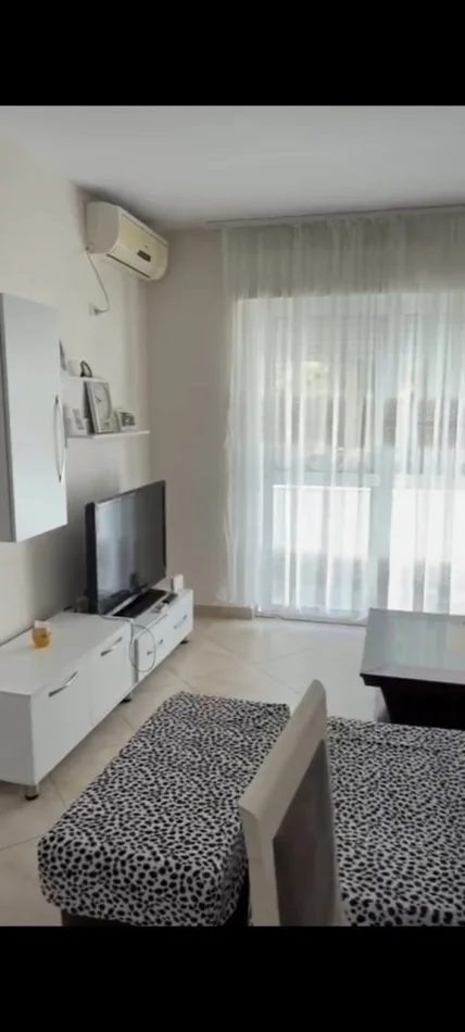 Tirane, jepet me qera apartament 2+1 Kati 2, 80 m² 600 € (Don Bosko)