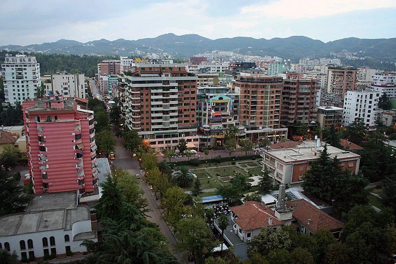 Tirane, jepet me qera zyre Kati 5, 170 m² 2.500 € (RRUGA IBRAHIM RUGOVA)