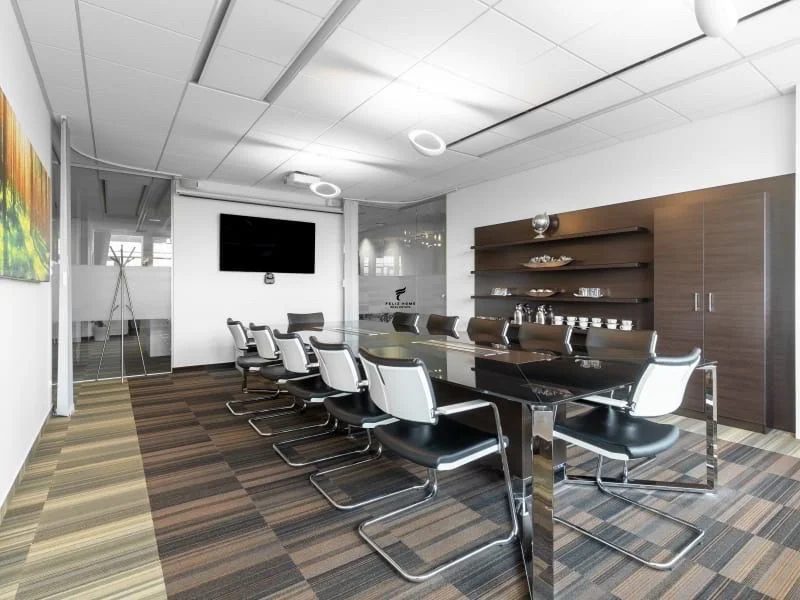 Tirane, jepet me qera ambjent biznesi Kati 1, 400 m² 8.000 € (KOMUNA PARISIT)
