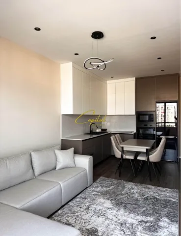Tirane, jepet me qera apartament 2+1 Kati 8, 100 m² 750 € (CASA ITALIA)