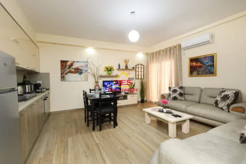🔑🏡 JEPET APARTAMENT 1+1 ME QIRA NË LUNGOMARE, VLORË