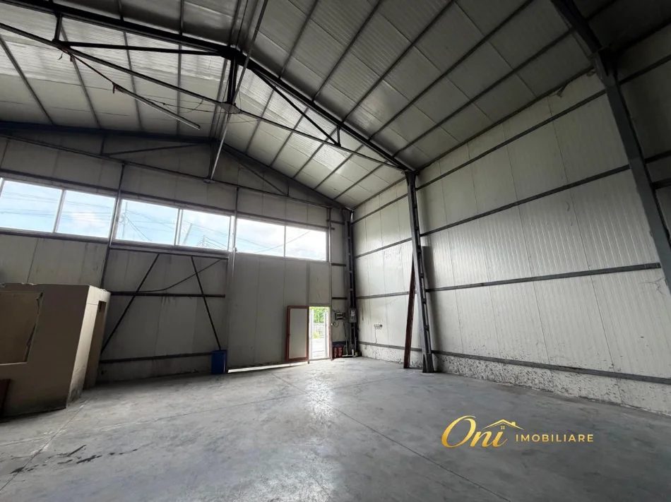 Tirane, jepet me qera magazine Kati 0, 400 m² 1.400 € (RRUGA MUCAJ)
