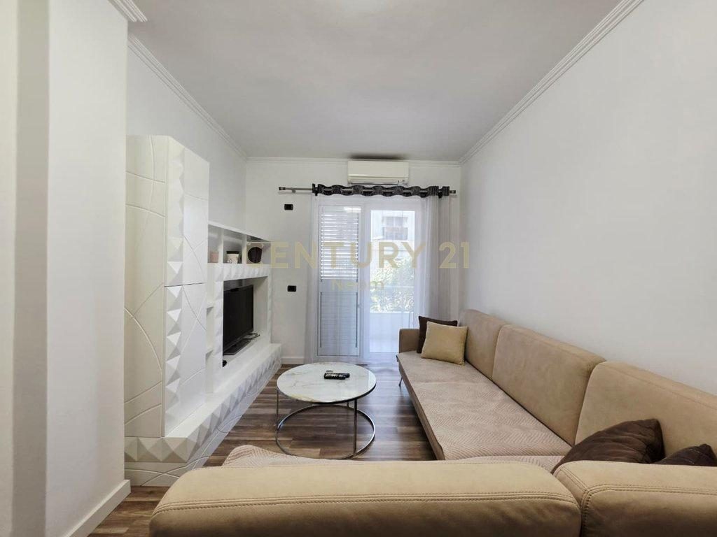 JEPET ME QERA APARTAMENT 1+1, PA MALORE TE LIQENI I THATË -