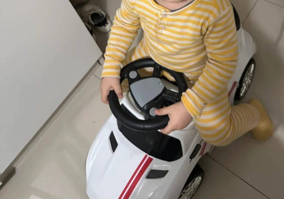 Tirane, shes Makinë lodër për djem ose vajza 15 €