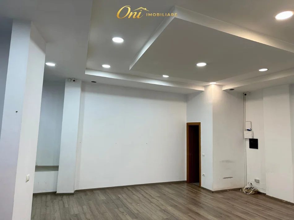 Tirane, jepet me qera dyqan Kati 0, 70 m² 1.200 € (RRUGA MINE PEZA)