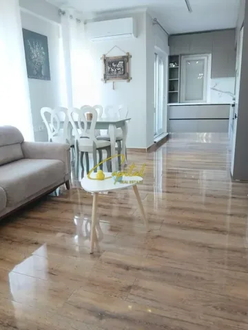 Tirane, jepet me qera apartament 1+1 Kati 9, 70 m² 700 € (21 DHJETORI)