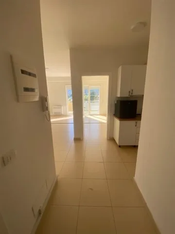 Tirane, jepet me qera zyre Kati 2, 93 m² 1.000 € (LIQENI ARTIFICIAL)