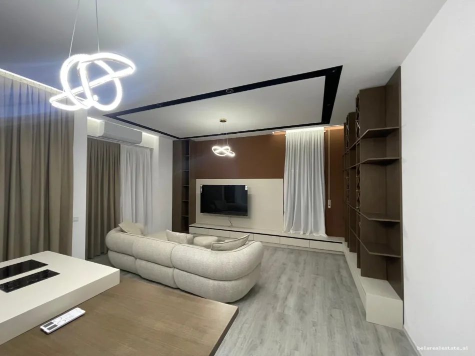 Tirane, jepet me qera apartament 2+1+Ballkon Kati 1, 108 m² 850 € (Ish Dogana)