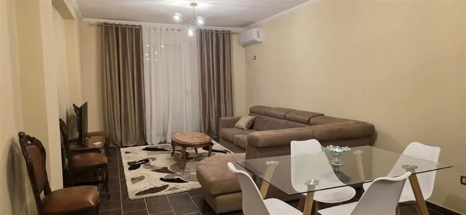 Tirane, jepet me qera apartament 2+1 Kati 6, 120 m² 500 € (YZBERISHT)