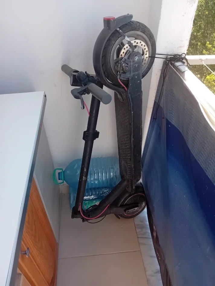 Tirane, shitet Scooter Xiaomi , e zeze 200 €