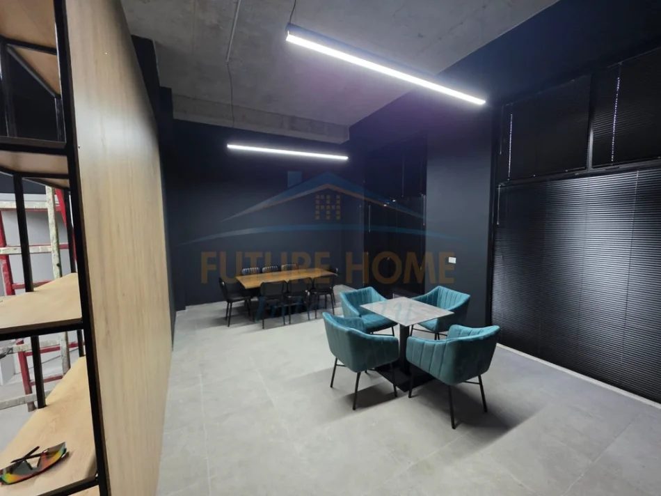 Tirane, shitet ambjent biznesi Kati 0, 75 m² 200.000 €