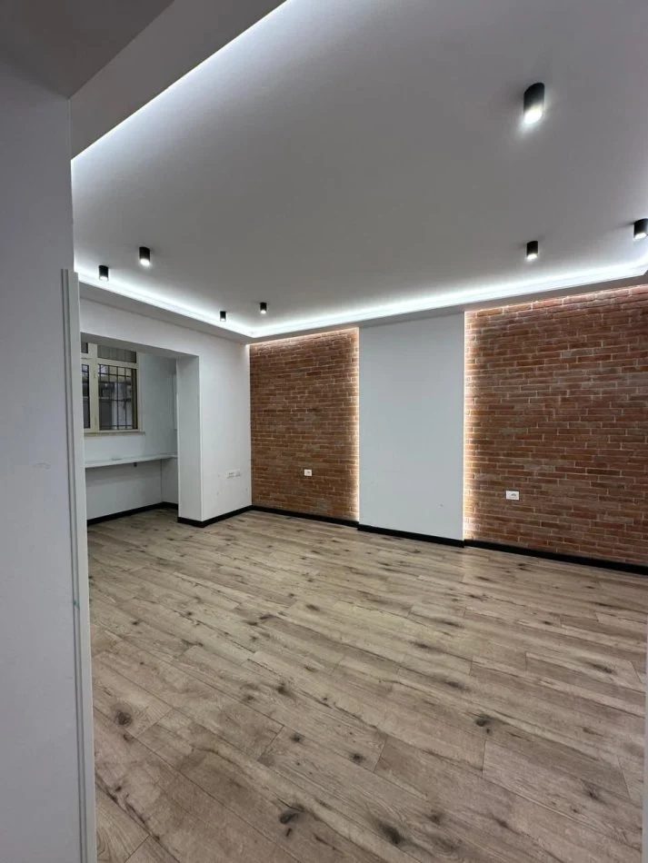 Tirane, shitet apartament 1+1 Kati 1, 62 m² 158.000 € (BLLOK)
