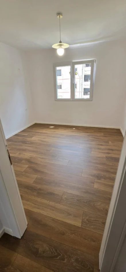 Tirane, shitet apartament 1+1 Kati 3, 59 m² 140000 € (Perball Delijorgji)