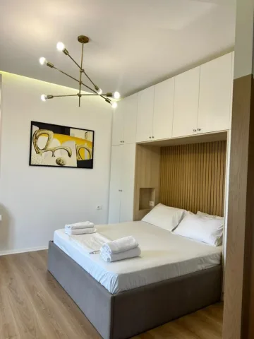 Pogradec, jepet me qera apartamen ne Pogradec perball liqenit t Kati 2, (Ne qender perball Hotel Enkelanes ,)