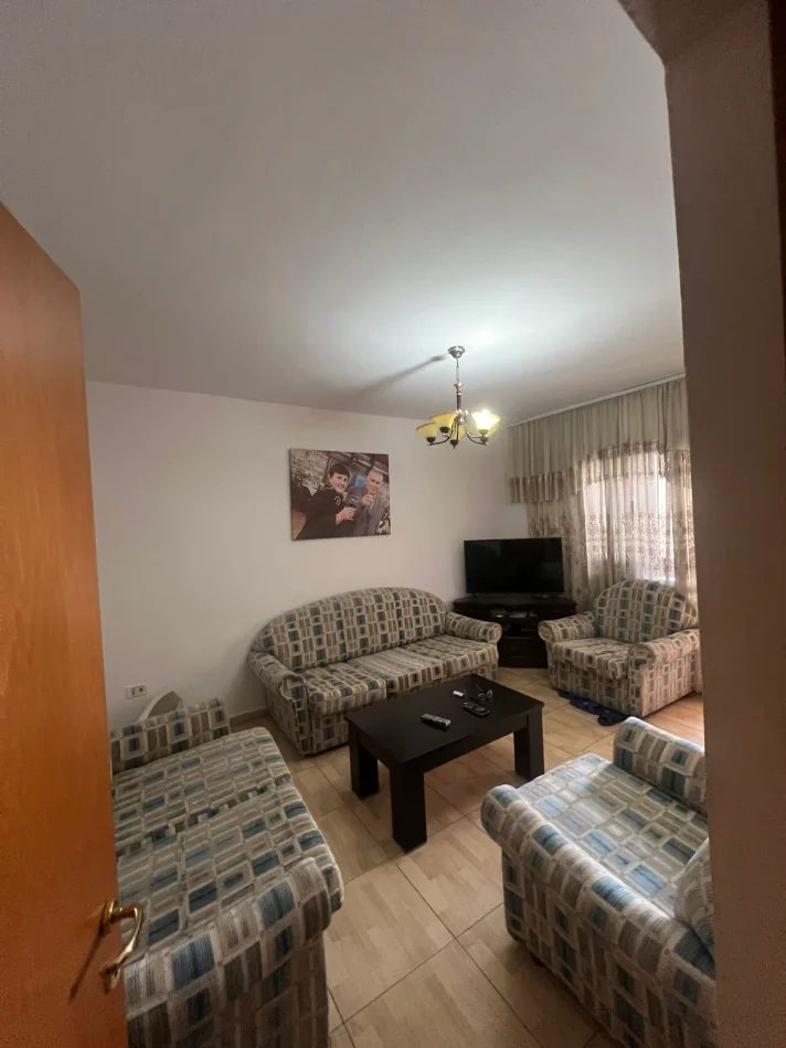 Tirane, shitet apartament 3+1 Kati 3, 85 m² 180.000 € (Rruga Karl Gega)