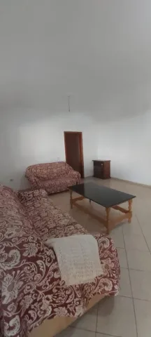 Tirane, jepet me qera apartament 1+1 Kati 1, 80 m² 350 € (Jordan Misja)