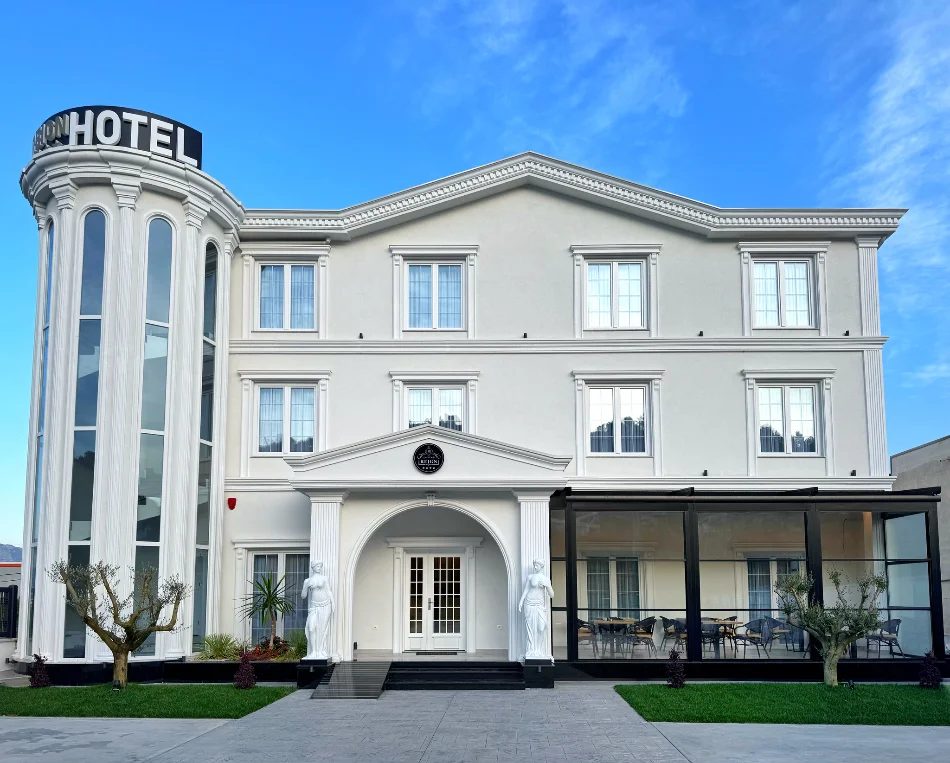 Tirane, ofrohet vend pune Recepsionist/e
